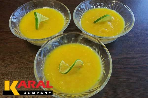 طرز تهیه دسر پاناکوتا با ژله انبه در ظروف کارال